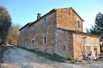 Casale da ricostruire con terreno nelle colline di Senigallia