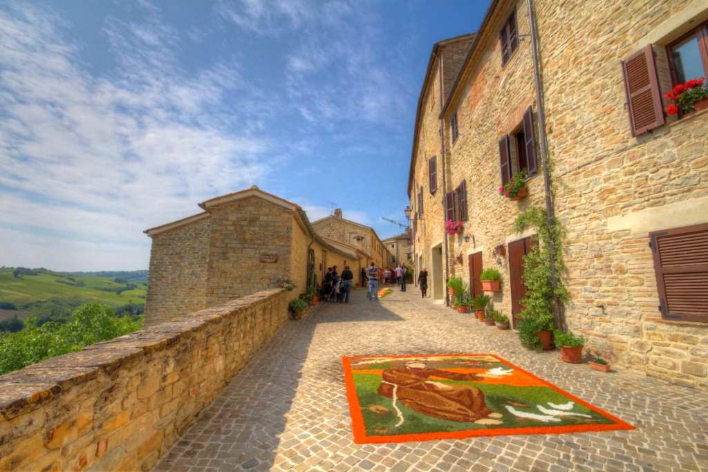 Infiorata - Castiglioni d'Arcevia